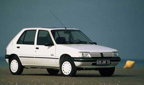 Peugeot 205 berline 3 portes (1983)